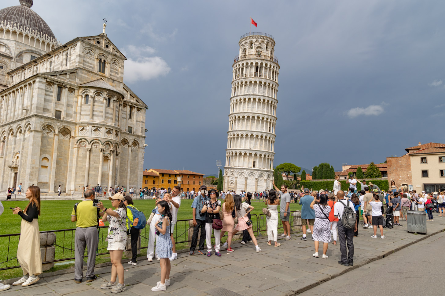 Toeristen in Pisa