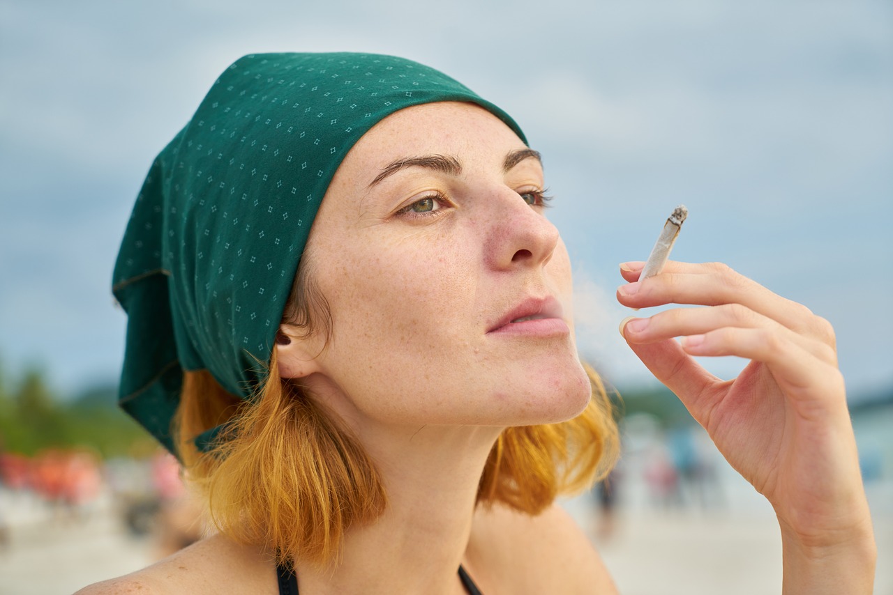 Roken op het strand in Frankrijk straks verboden