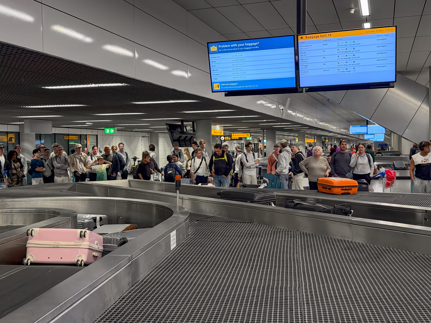 Waarom ik Schiphol graag vermijd