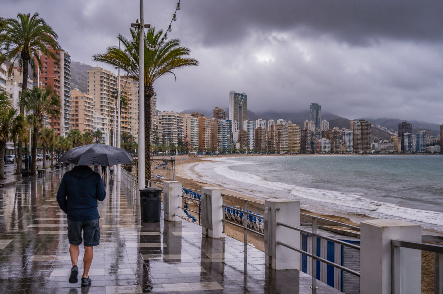 Ook in Benidorm kan het regenen